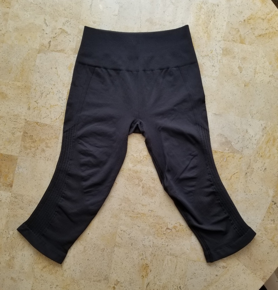Lululemon Flow N Go Crop